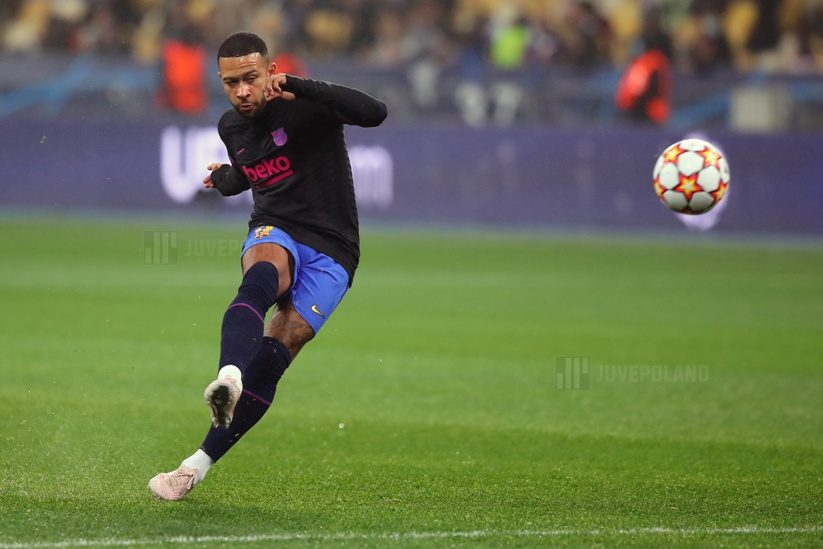 Kyiv Ukraine November 2 2021 Memphis Depay Warming Up Befor