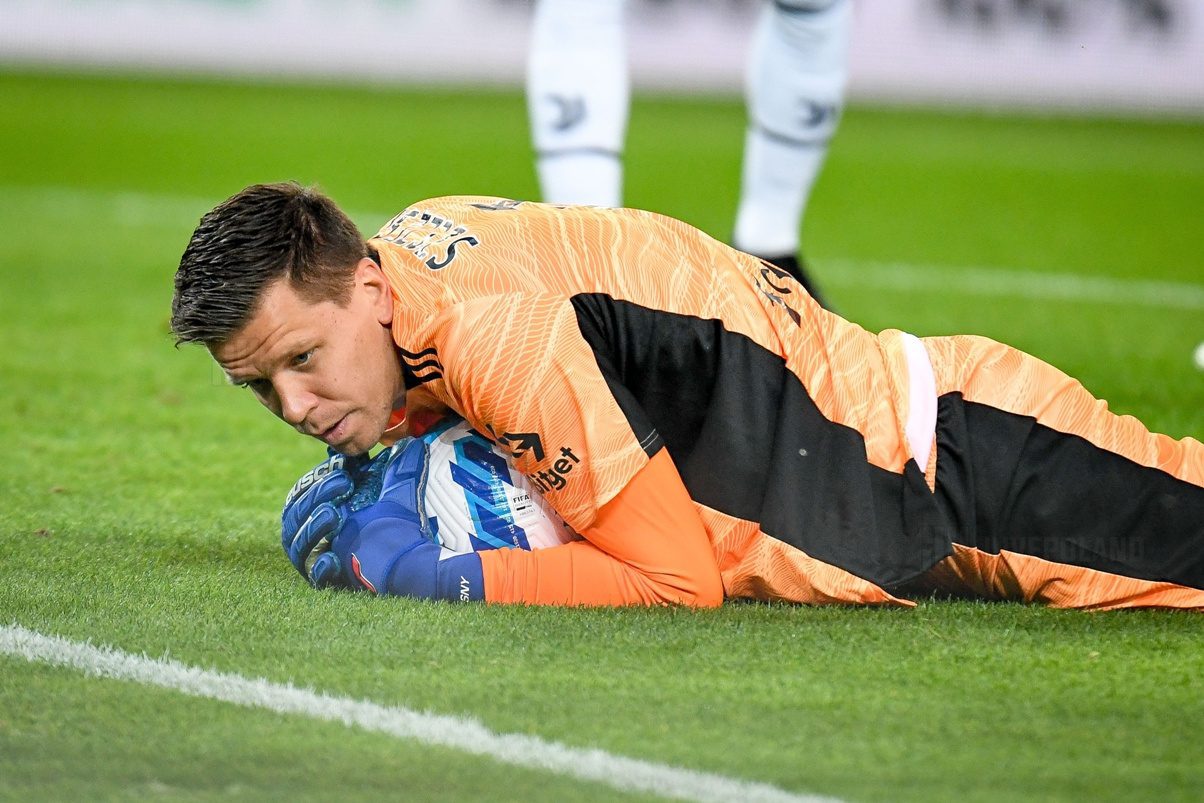 Szczesny Kiepski Bramkarz Wylacznie W Oczach Kibicow