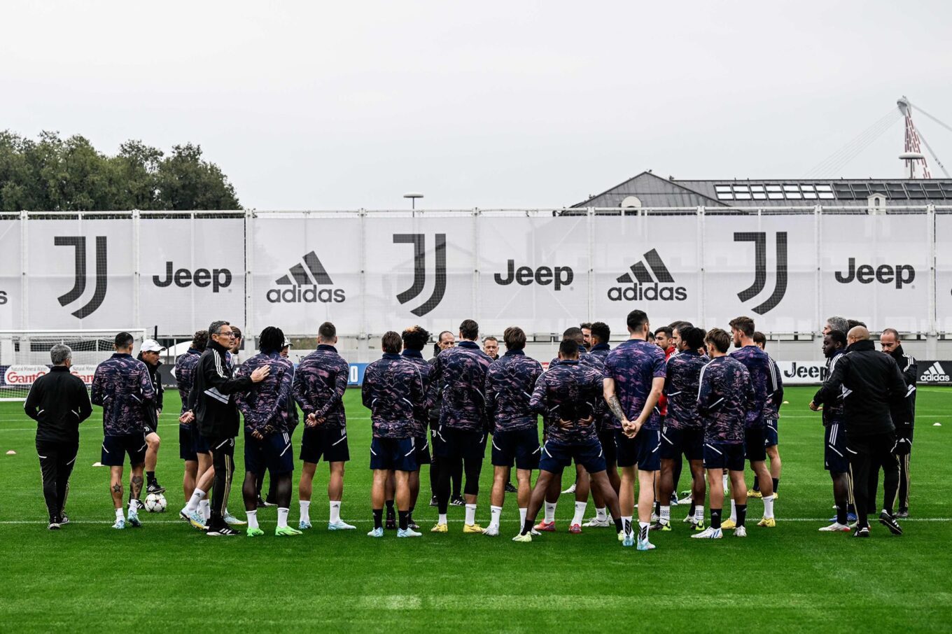 Dlaczego Pilkarze Juve Nie Sa Zadowoleni Z Decyzji Allegriego