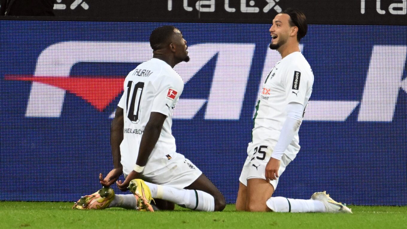 Dwojka Zawodnikow Z Monchengladbach Do Wziecia Za Darmo