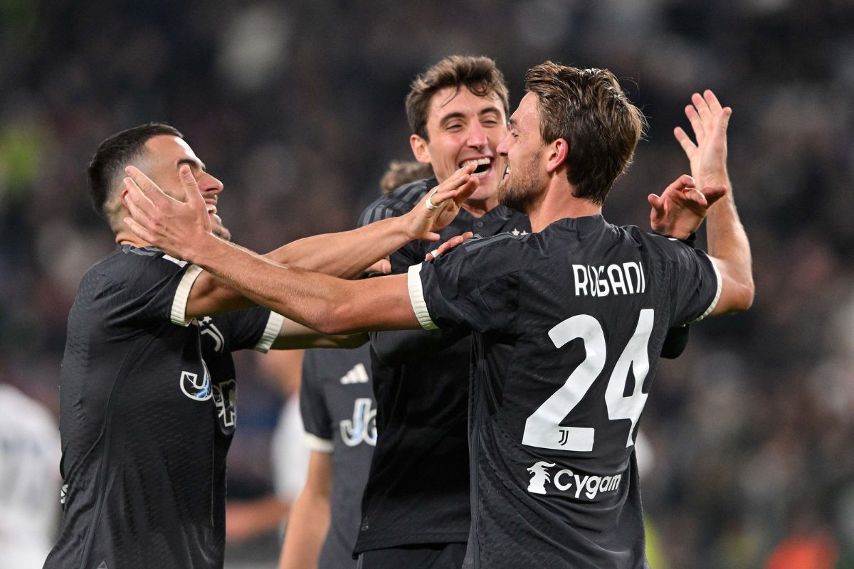 Daniele Rugani Filip Kostic Andrea Cambiaso Juventus Cagliari Juventus Twitter